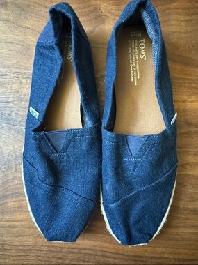 Toms Navy Canvas Slip-On Flats
